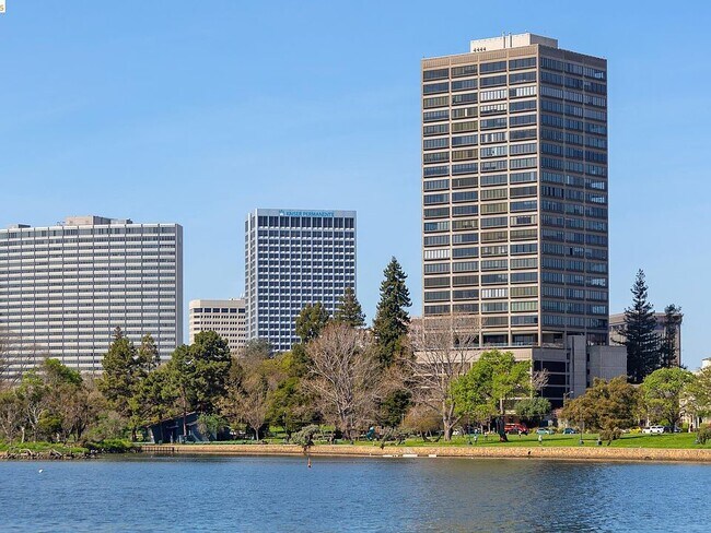 Building Photo - 565 Bellevue Ave