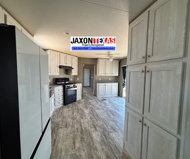 Photo - 850 Talbot Ave