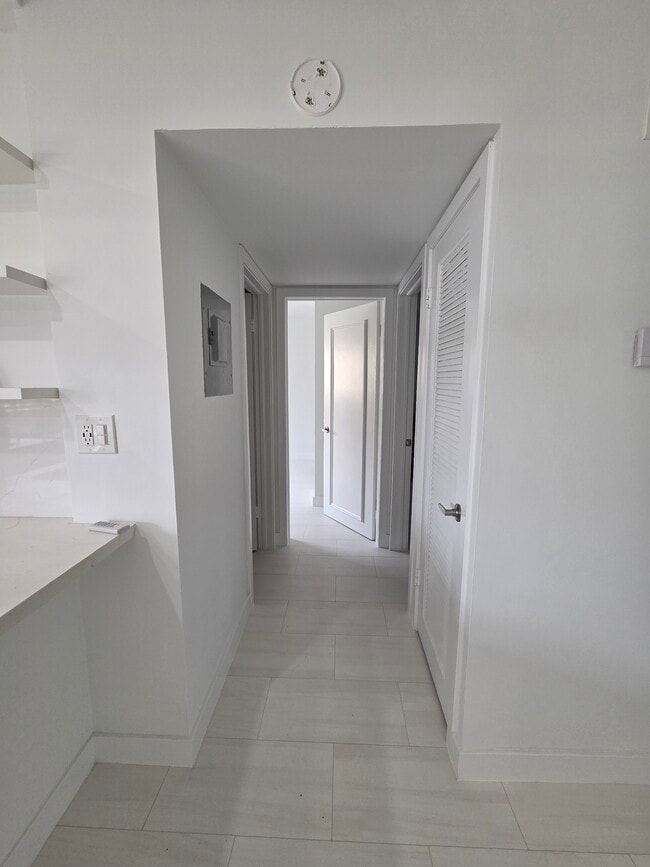 1505 NE 5th Ct Unit 4