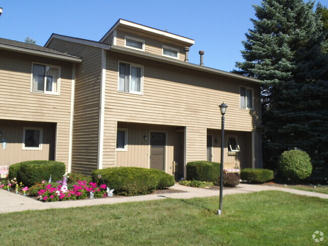 Front Exterior - 51 4th Ave Rental