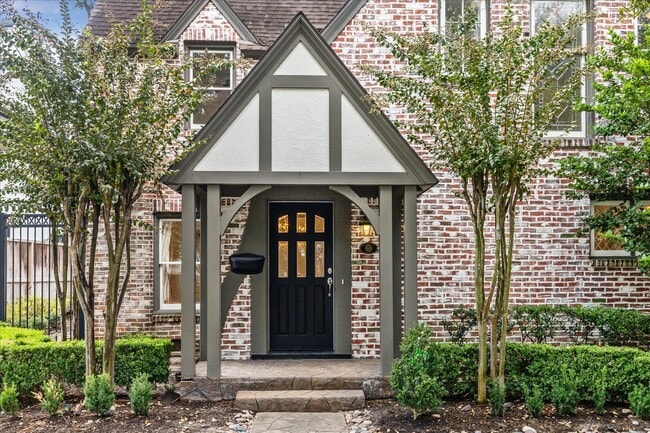 Photo - 2117 Chilton Rd