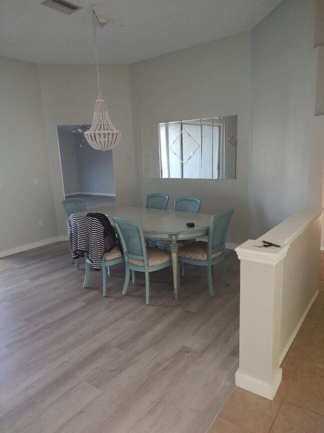 Photo - "Spacious 1732 Sq Ft 3-Bed, 2 Baths, in Tarpon Springs!"