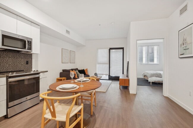 Photo - Luna On Wilshire Apartments