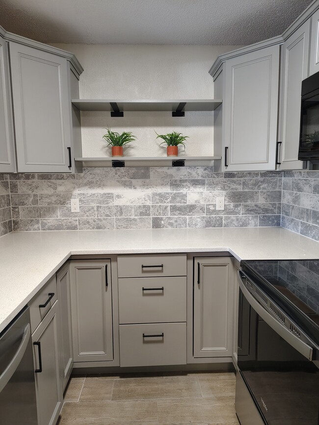 Building Photo - 194 Santa Clara Dr Unit 2-194 Santa Clara 34104