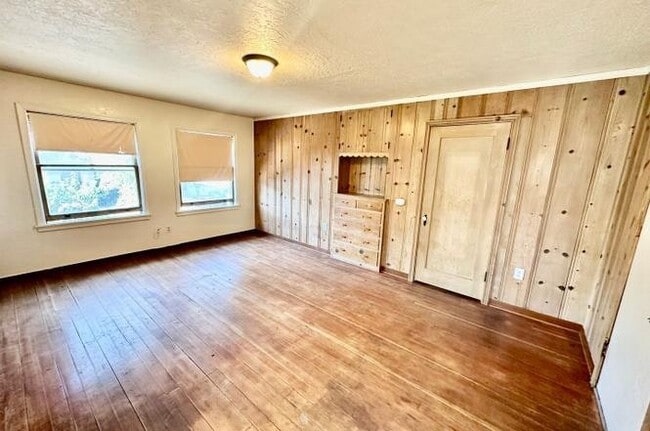 Photo - 387 N Glenn Ave