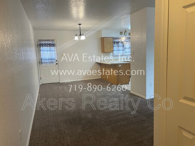 Photo - 2726 Poplar St Unit B