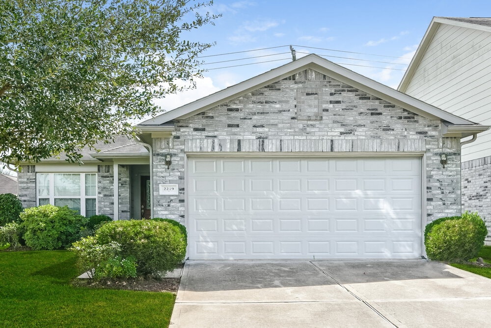 Photo - 2219 Diamond Crest Dr