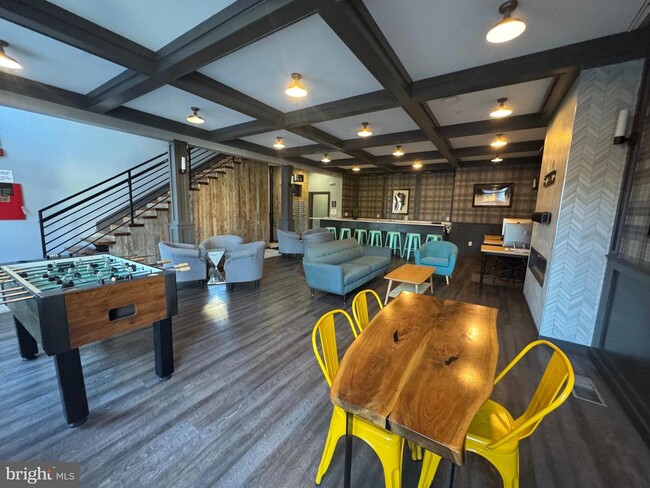 Building Photo - 6610 Germantown Ave Unit 405