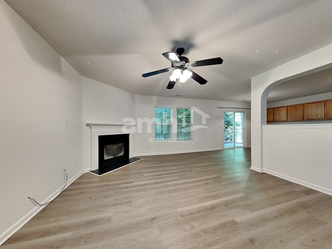 Photo - 37 Valleyfield Dr