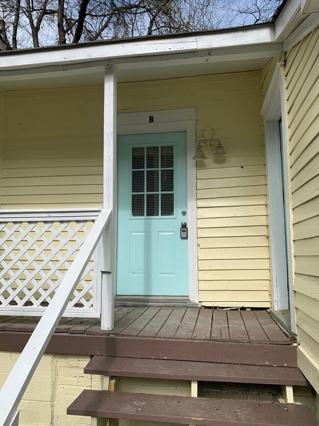 Photo - 1stAve420 Unidad Apt B