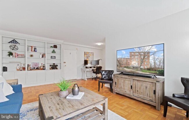 Building Photo - 4100 W St NW Unit 410