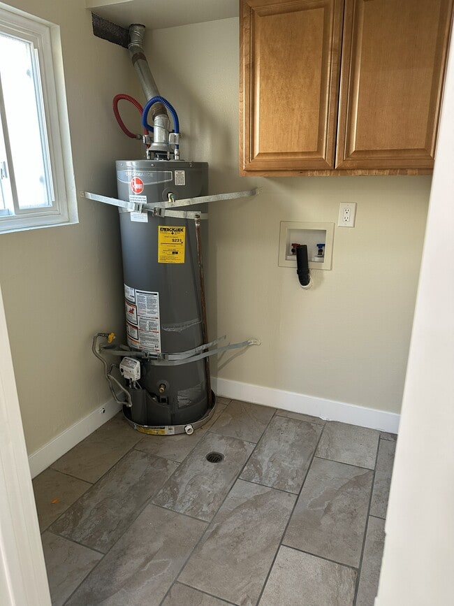 Laundry - 21035 Bryant St Unit 2