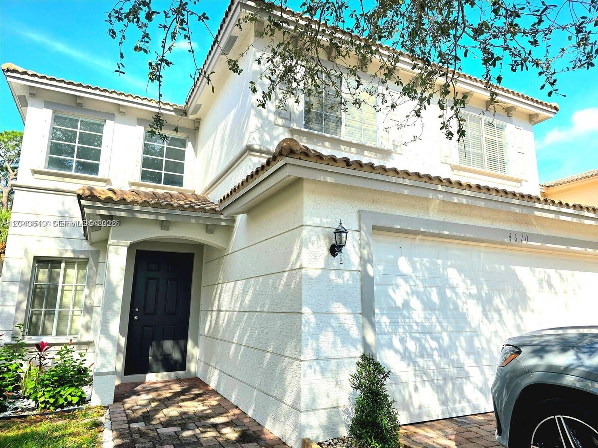 Photo - 4670 SE Graham Dr