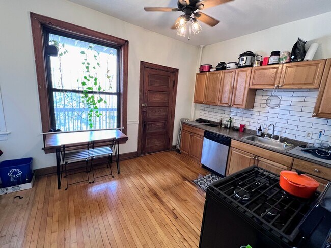 Photo - 3216 W Altgeld St Unit 1