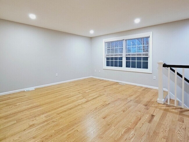 Photo - 104 Walpole St
