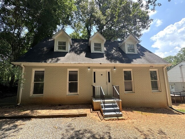 620 Pinecrest Dr