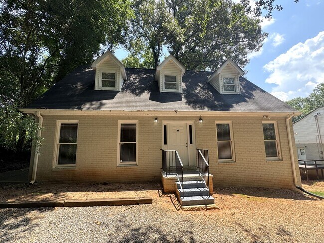 Photo - Five Points 6br House