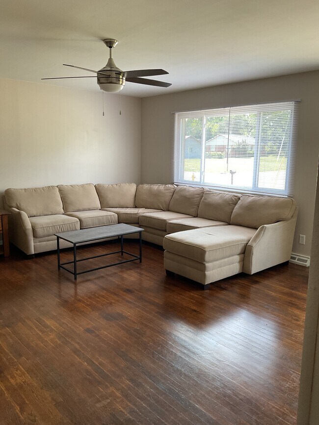 Building Photo - 1060 Brookcrest Dr Rental