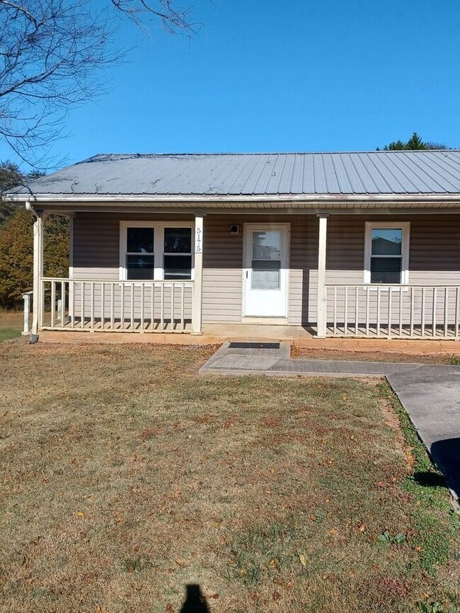 Building Photo - 2BD/2BA Duplex In Conover