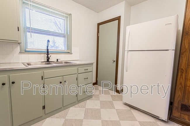 Photo - 6123 Hadley St