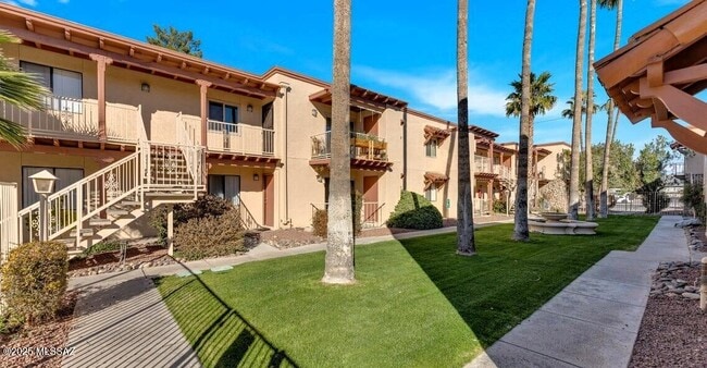 Photo - 3357 N Country Club Rd Unidad # 14