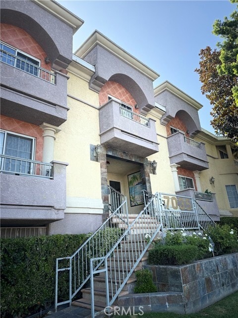 Building Photo - 7035 Woodley Ave Unit 113 Rental