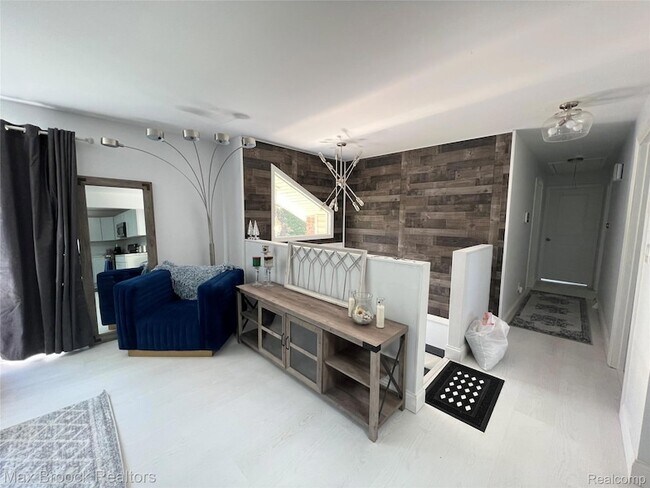 Photo - 4842 Merwin Rd