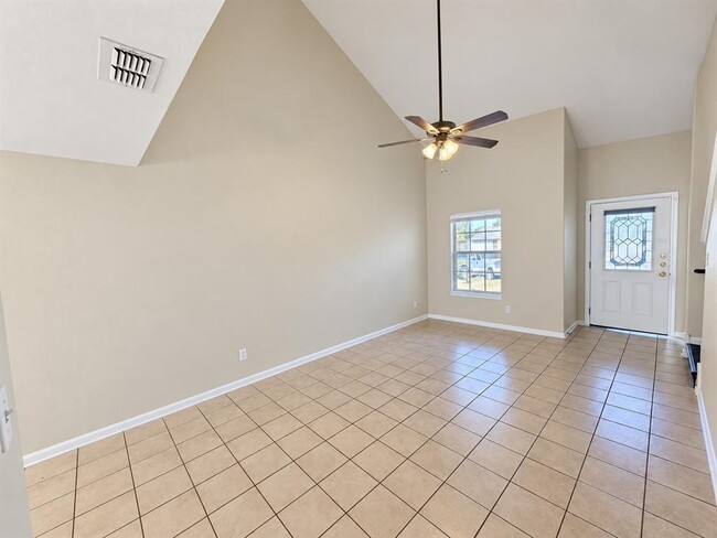 1408 Bergin Ct