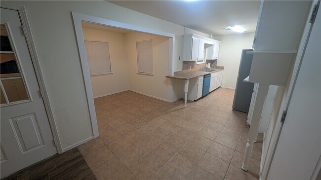 Photo - 100 Eames Ave
