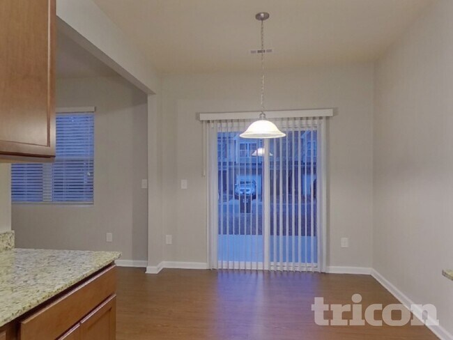 Photo - 2058 Aragon Lane