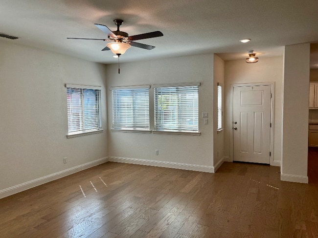 Photo - 593 Concho St