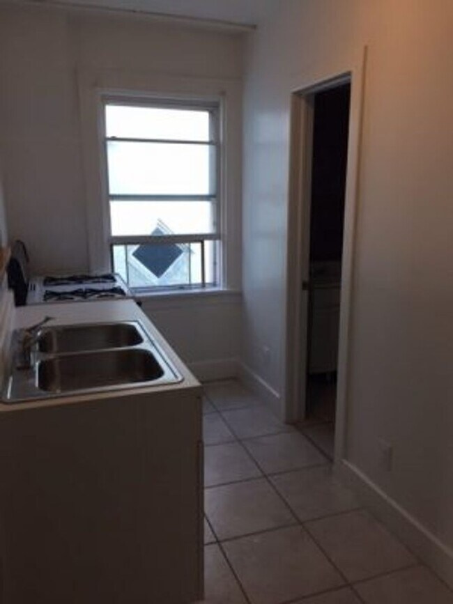 2817 Glendora Ave Unit 2817-02
