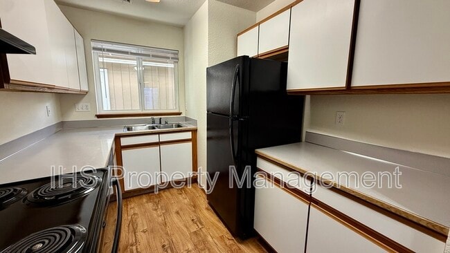 Photo - 930 S Johnson St
