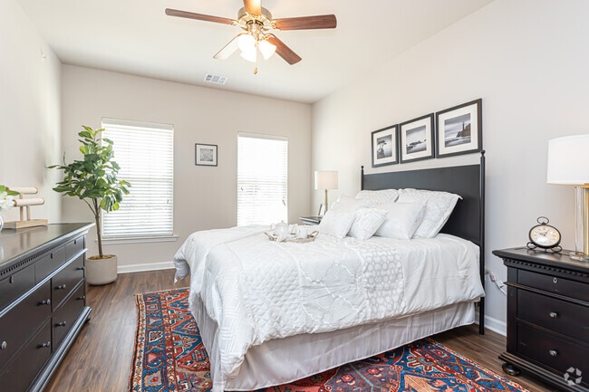2BR, 2BA - 1,278SF