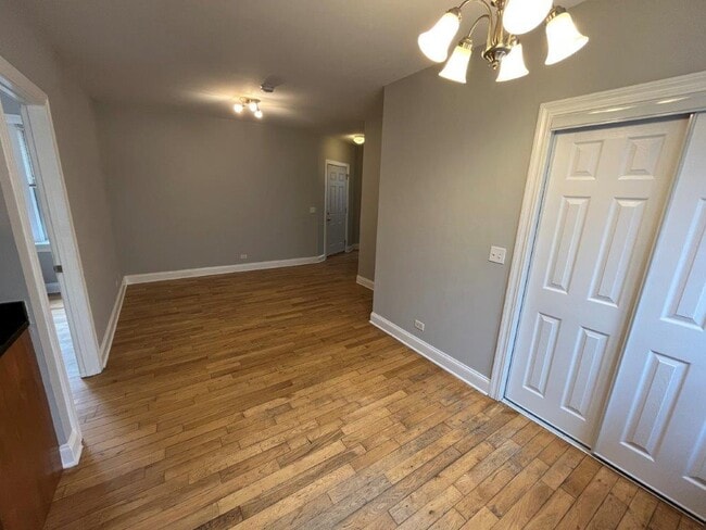 Photo - 4548 W George St Unit 2