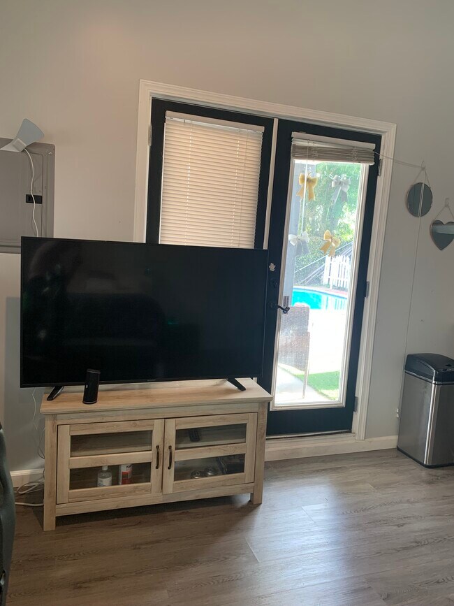 Photo - 6271 Saloma Ave