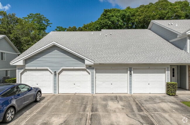 Photo - Coach Homes At Dover Village