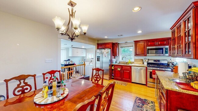 8 North St Unit 2nd Flr
