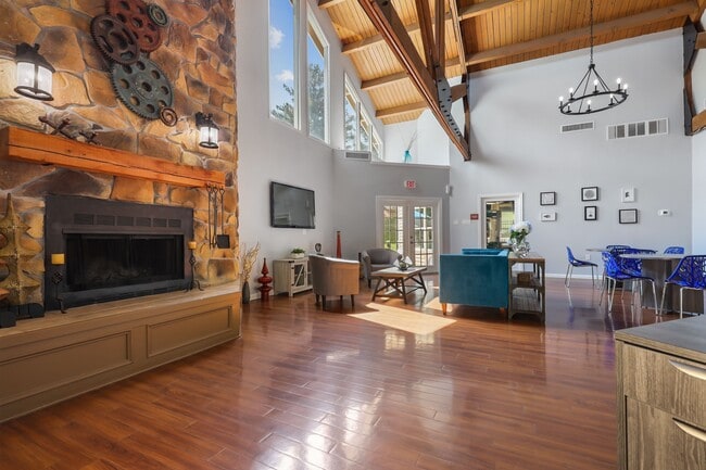 Stonecreek Club Apartments
