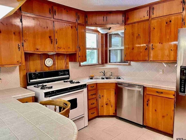 Photo - 3801 Jan Ave