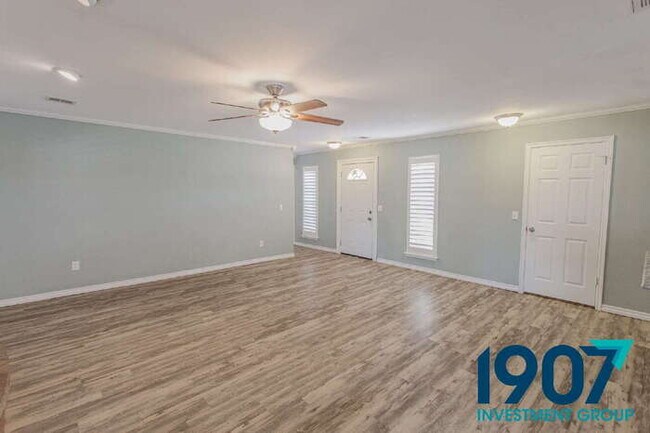 Photo - SPECIAL OFFER! Move In Now & Get 50% Off Your First & Second Month's Rent! 
Beautifully Updated 3...