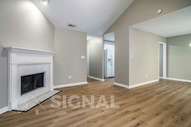 Photo - 140 Bonnieville Dr