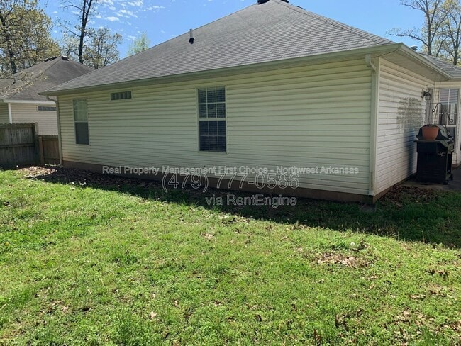 Photo - 1612 Cresent St