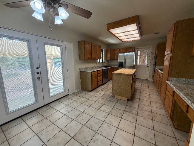 Photo - 1236 E Live Oak Rd