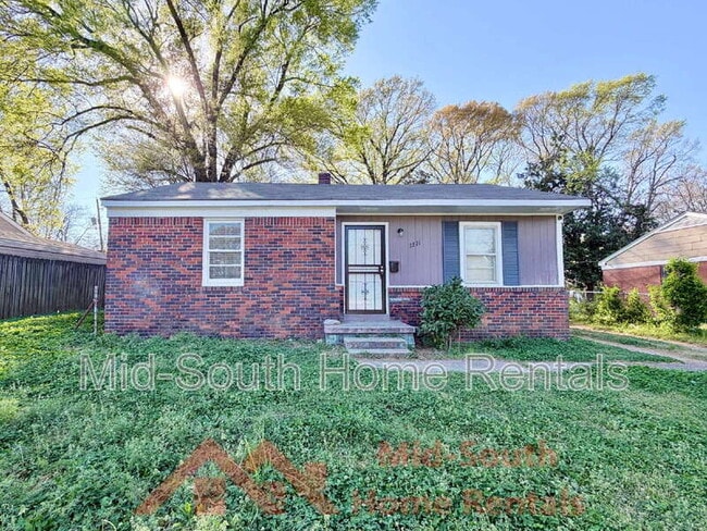 Photo - 2371 Imogene St