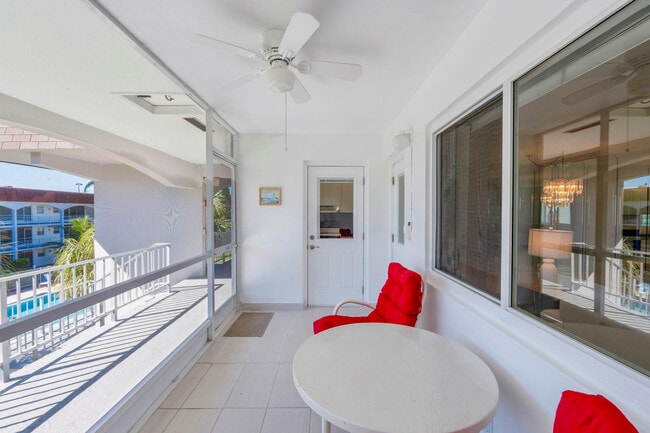 Photo - 581 Blue Heron Dr Unit 317-b