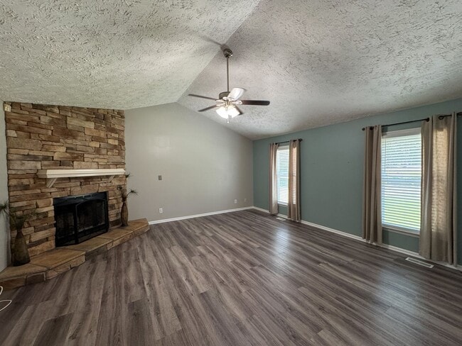 Photo - Lovely 3 Bed 2 Bath Home with Bonus Room