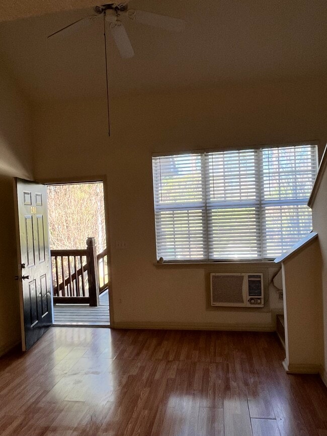 Photo - 149 Lullwater Dr