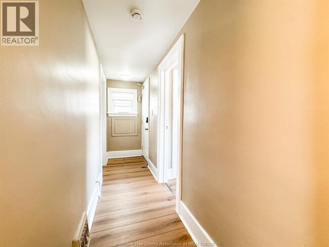 Photo - 1351 Marentette Ave