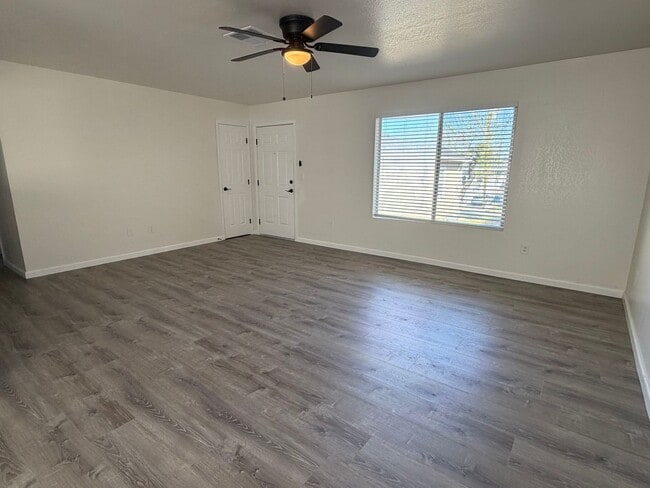 Photo - 1762 Willis St